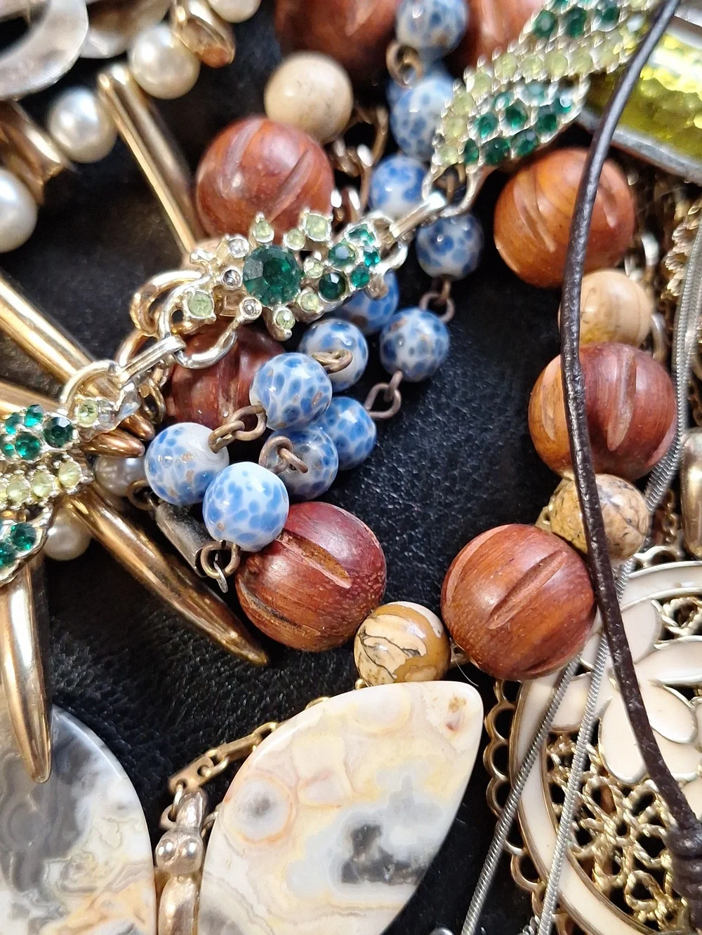 27 LOT Bohemian Style Necklaces Great Variety Unlisted Festival VINTAGE TO NOW